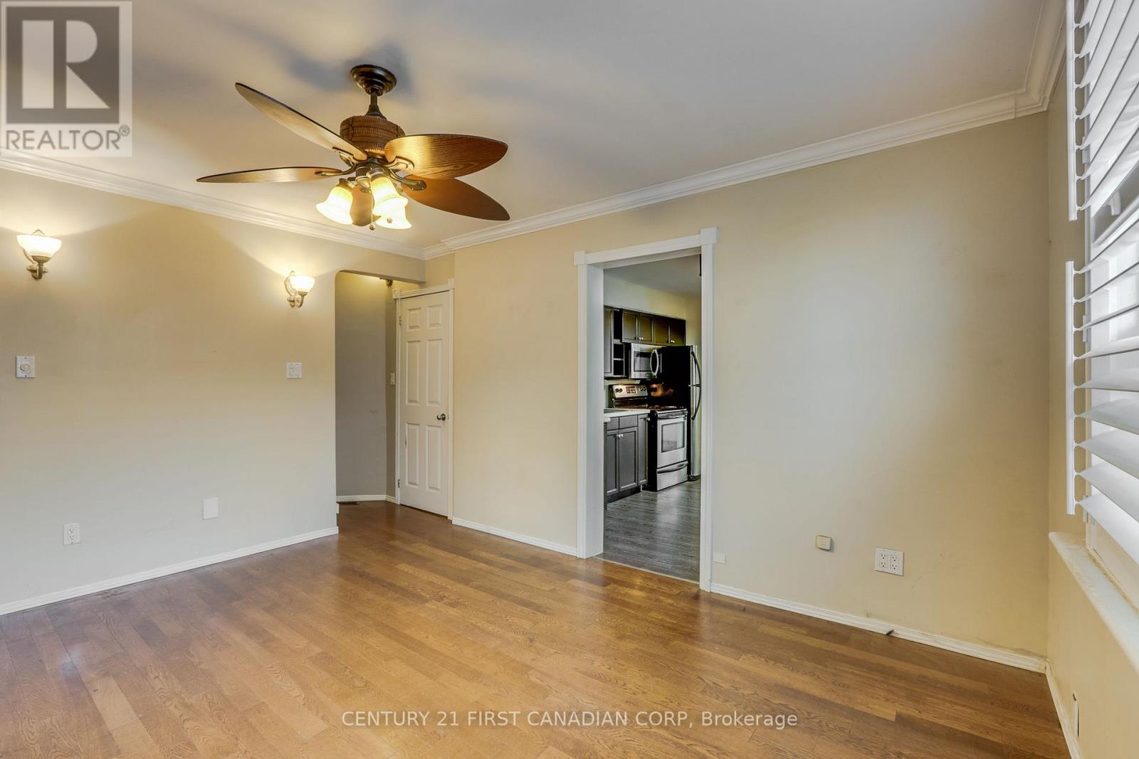 16 LANSDOWNE AVENUE - 8