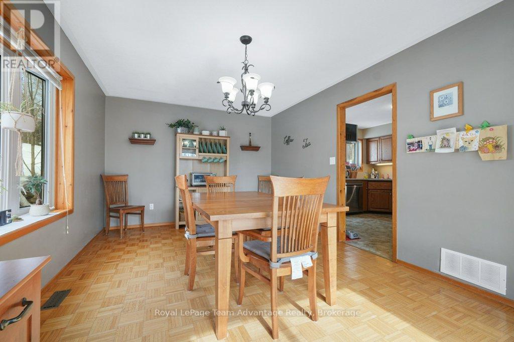 12 TAYLOR CRESCENT - 14