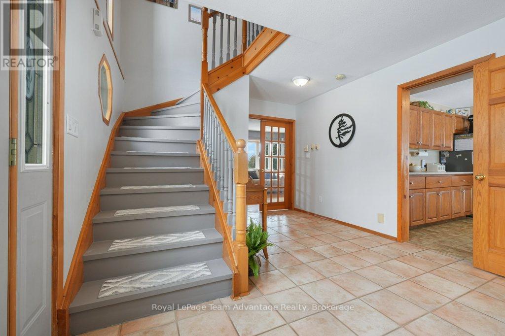 12 TAYLOR CRESCENT - 23