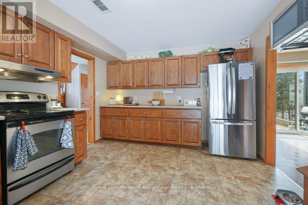 12 TAYLOR CRESCENT - 9
