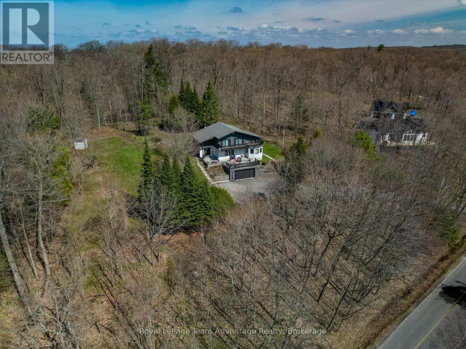 12 TAYLOR CRESCENT - 49