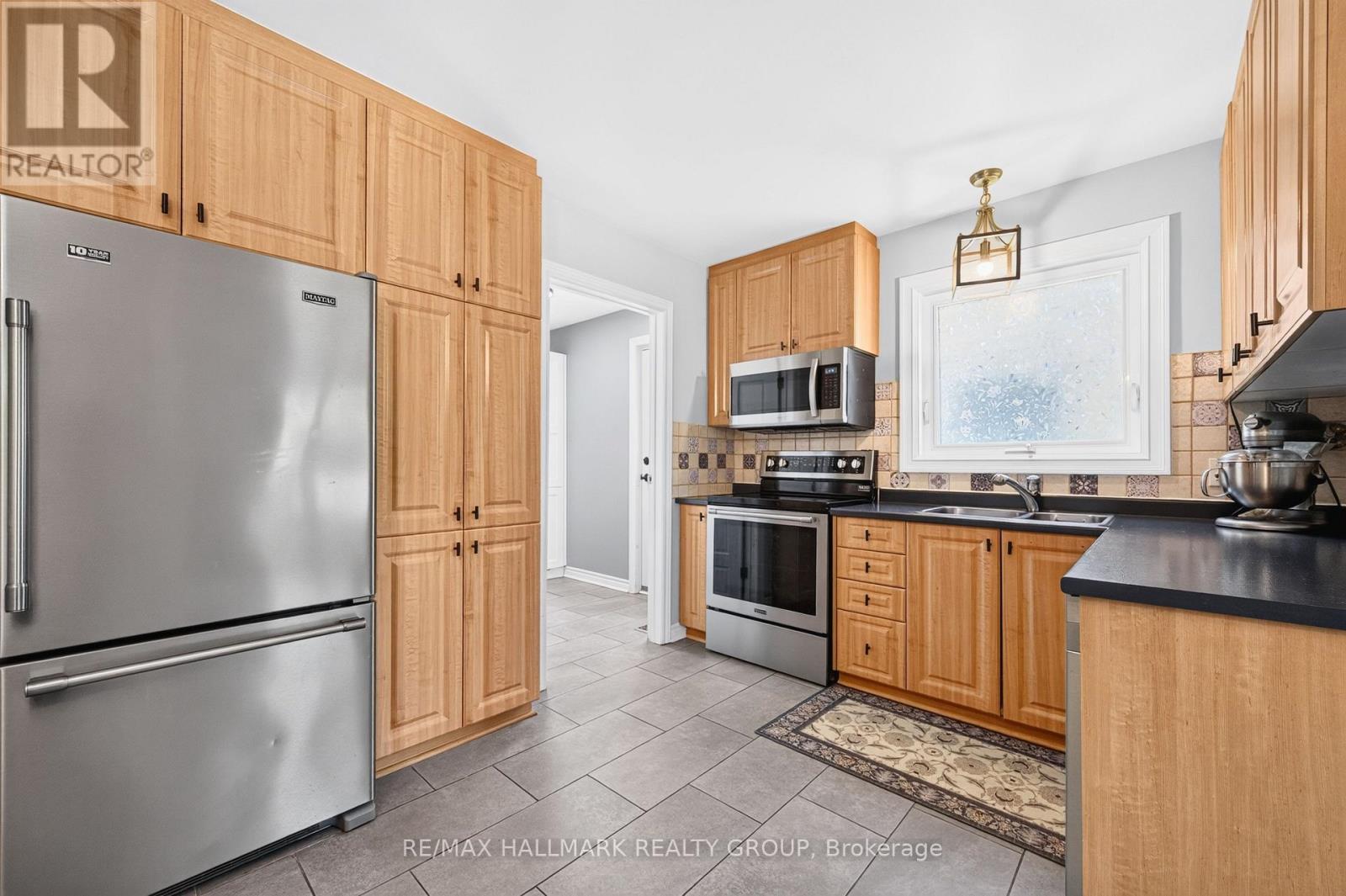 3 Bed, 3 Bath House for Sale in Ottawa – 6417 ST LOUIS DRIVE, Ottawa – MLS# X13492516 - Image 15