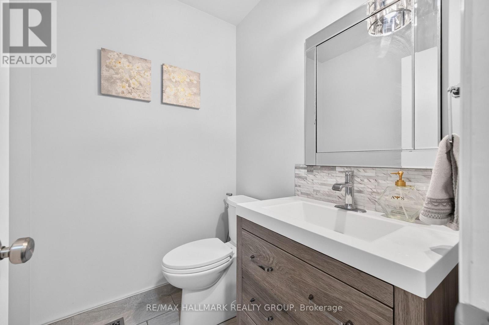 3 Bed, 3 Bath House for Sale in Ottawa – 6417 ST LOUIS DRIVE, Ottawa – MLS# X13492516 - Image 7