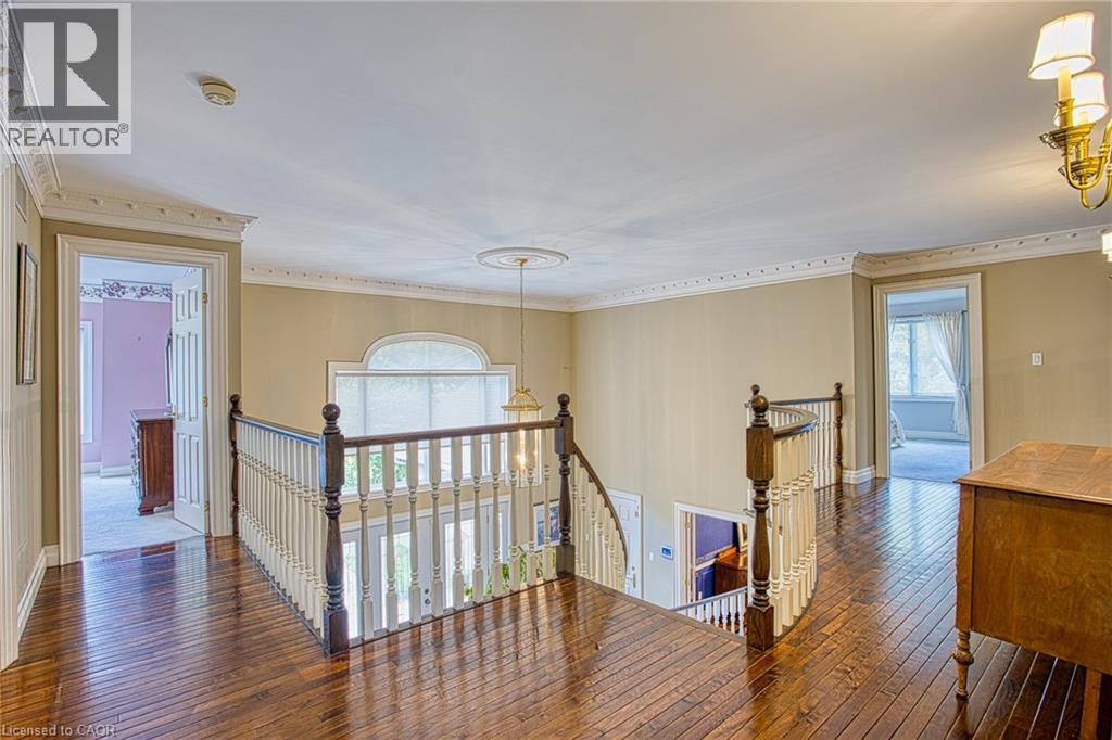 22 BURT Court - 23