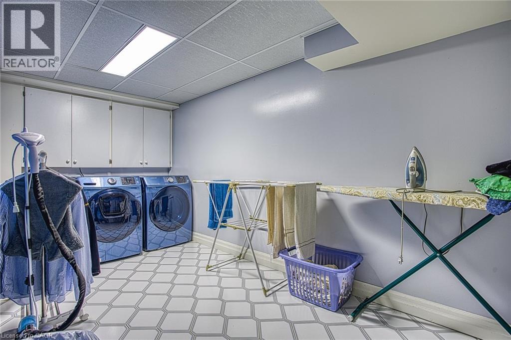 22 BURT Court - 36