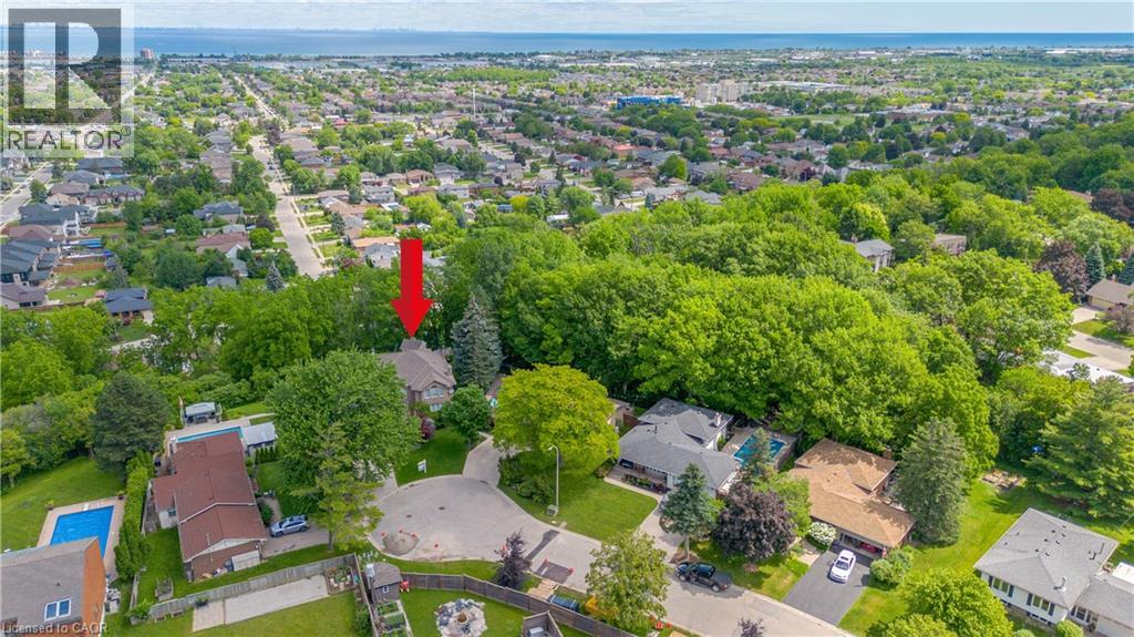 22 BURT Court - 50