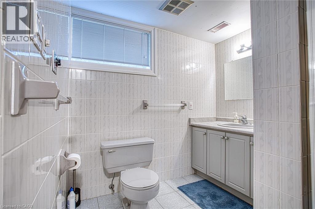 22 BURT Court - 38