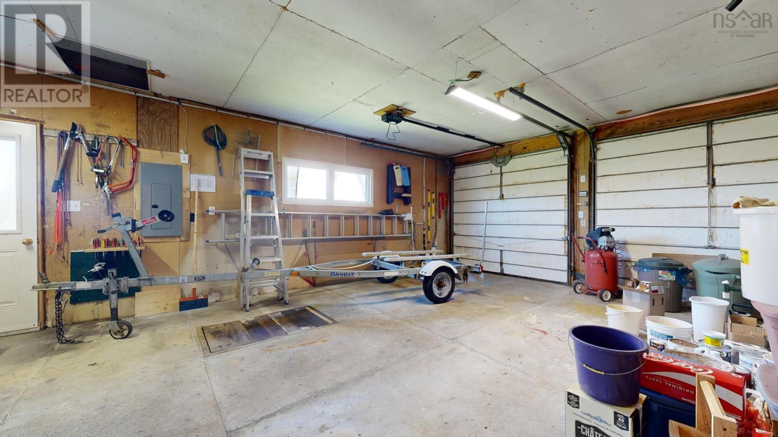 93 Sperry Road - 32