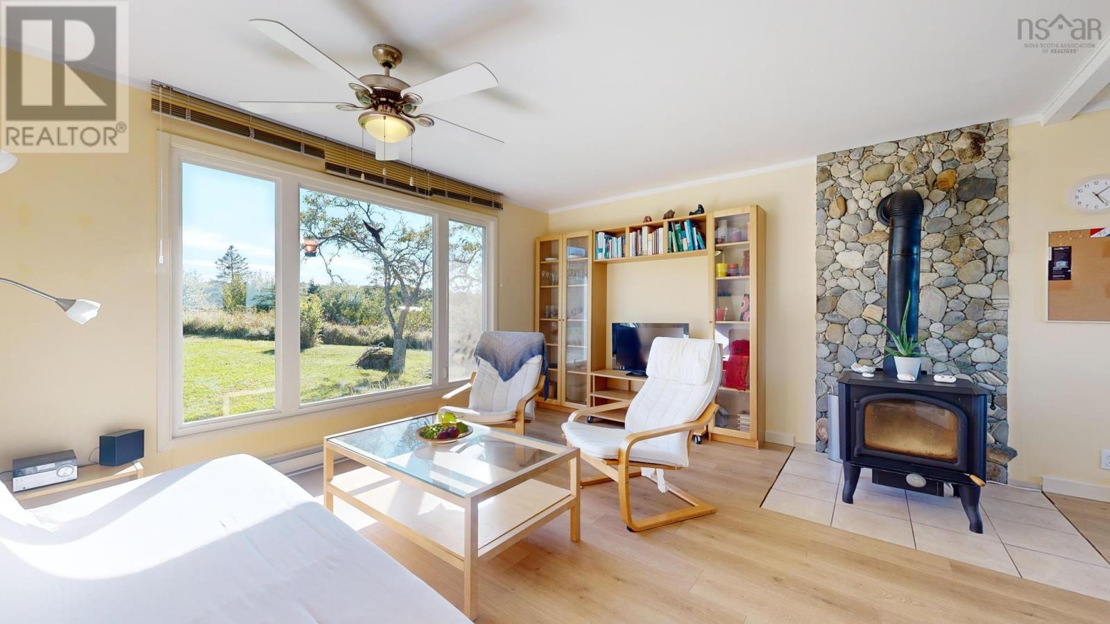 93 Sperry Road - 14