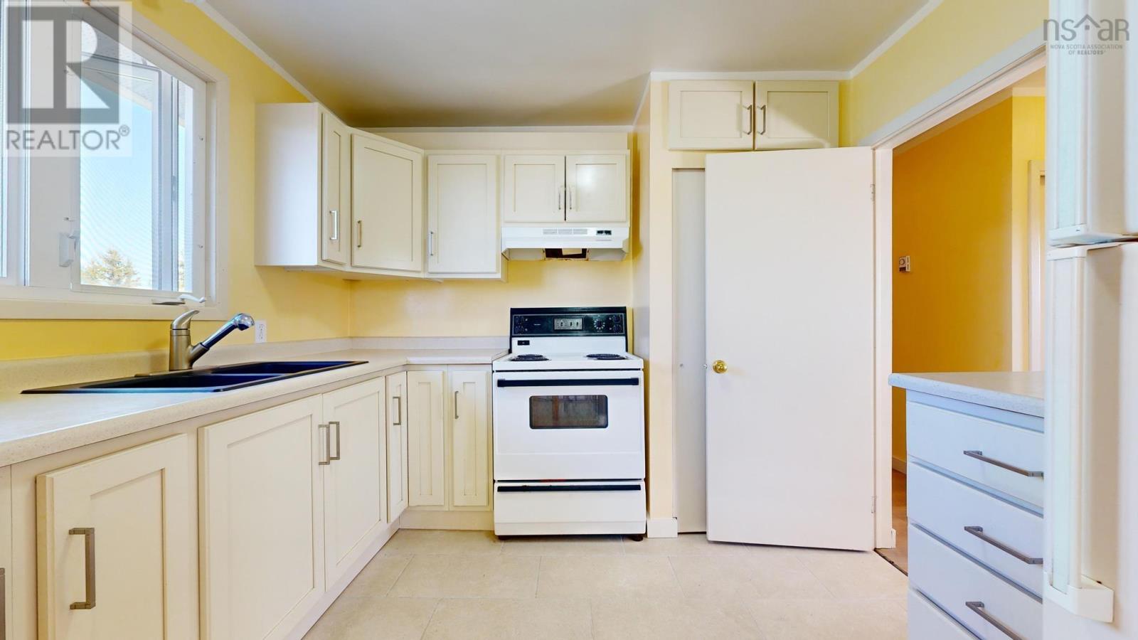 93 Sperry Road - 22