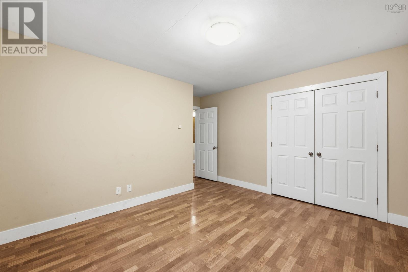 27 Grove Court - 23