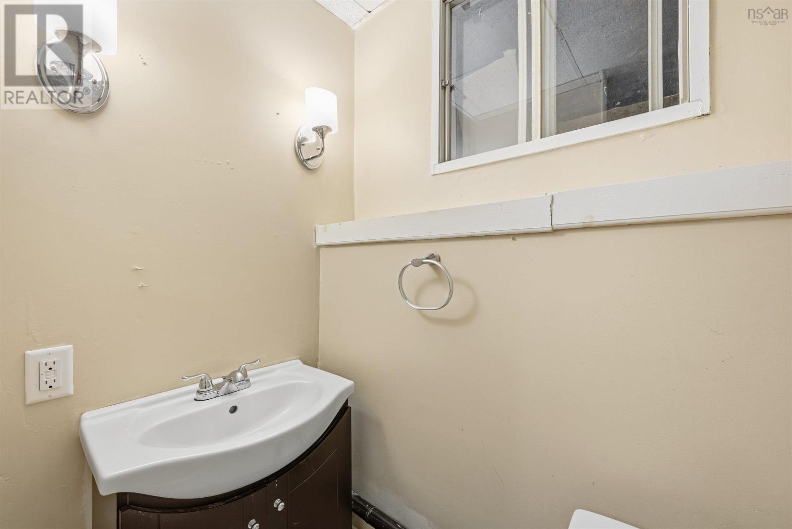 27 Grove Court - 31