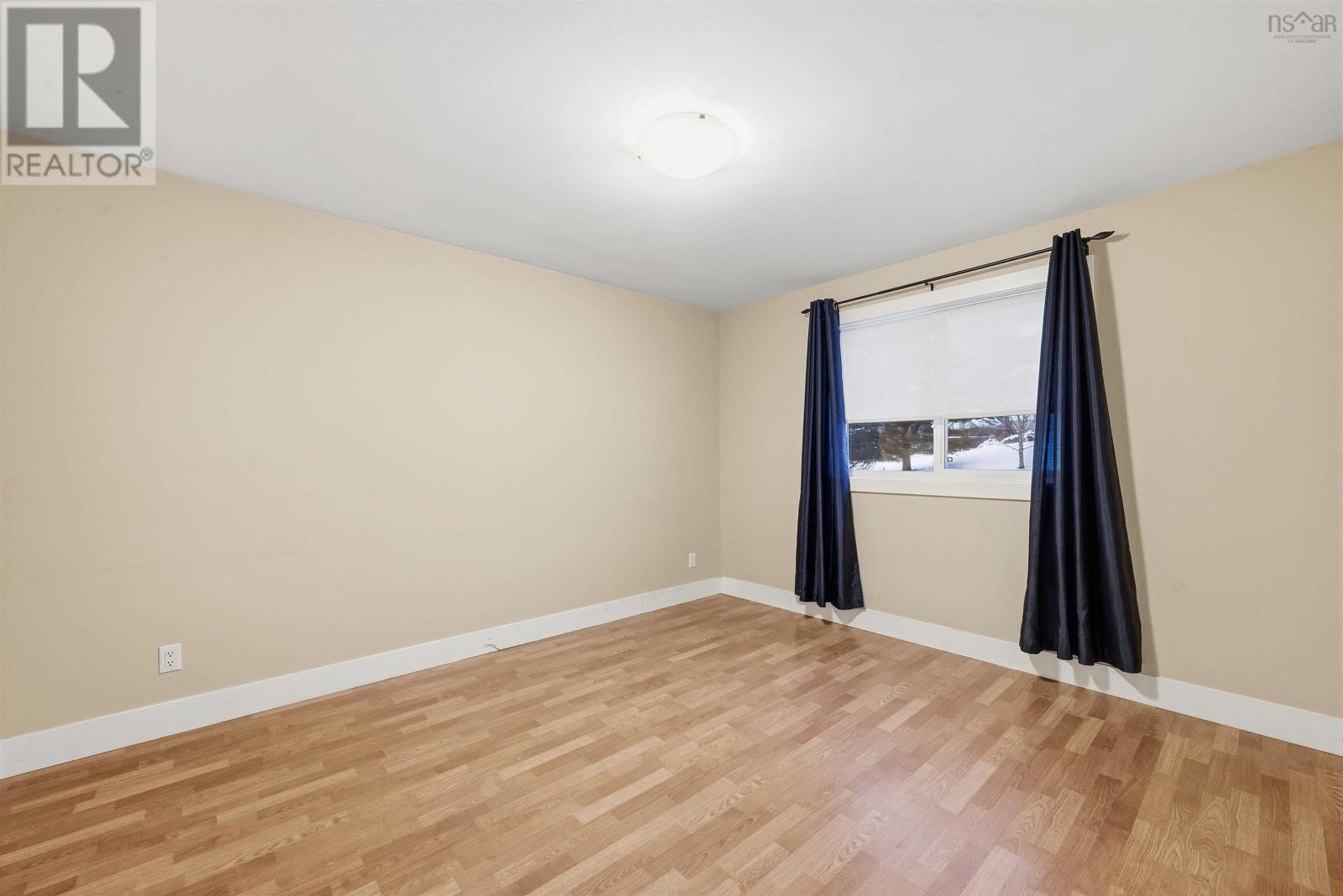 27 Grove Court - 24