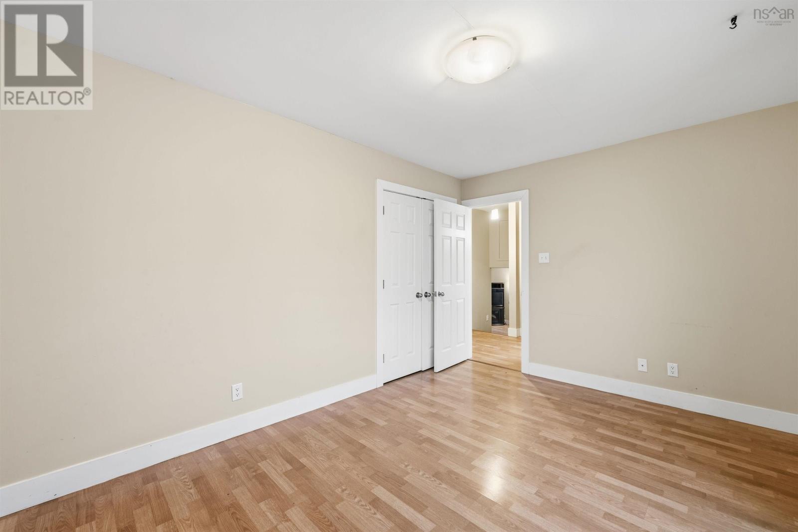 27 Grove Court - 26