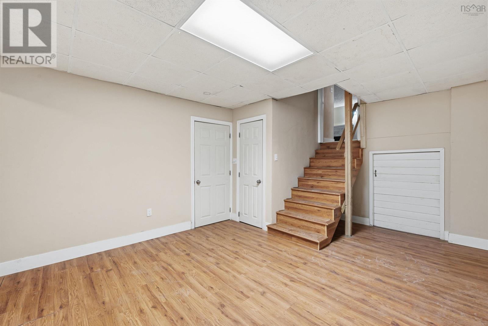 27 Grove Court - 28