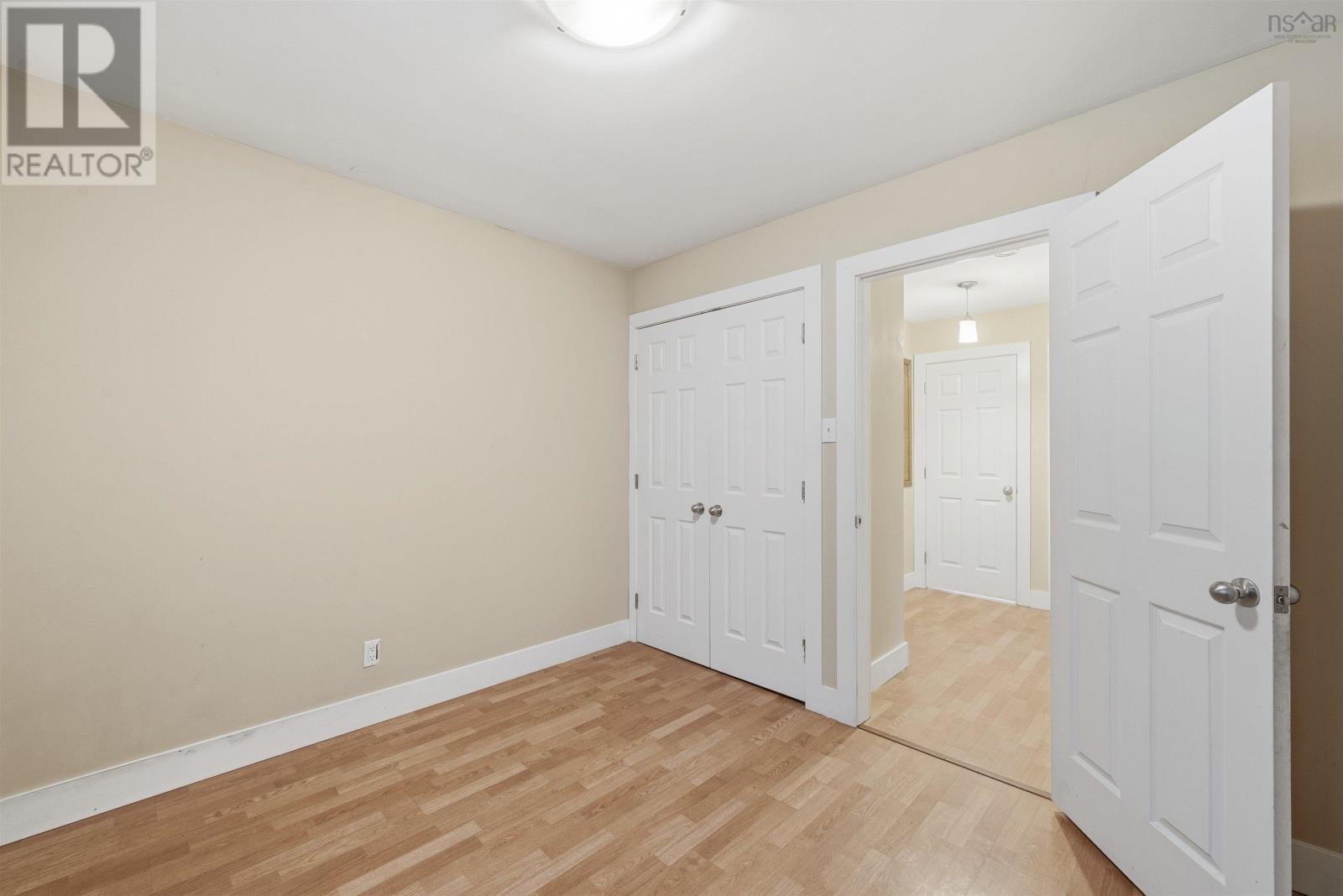 27 Grove Court - 22
