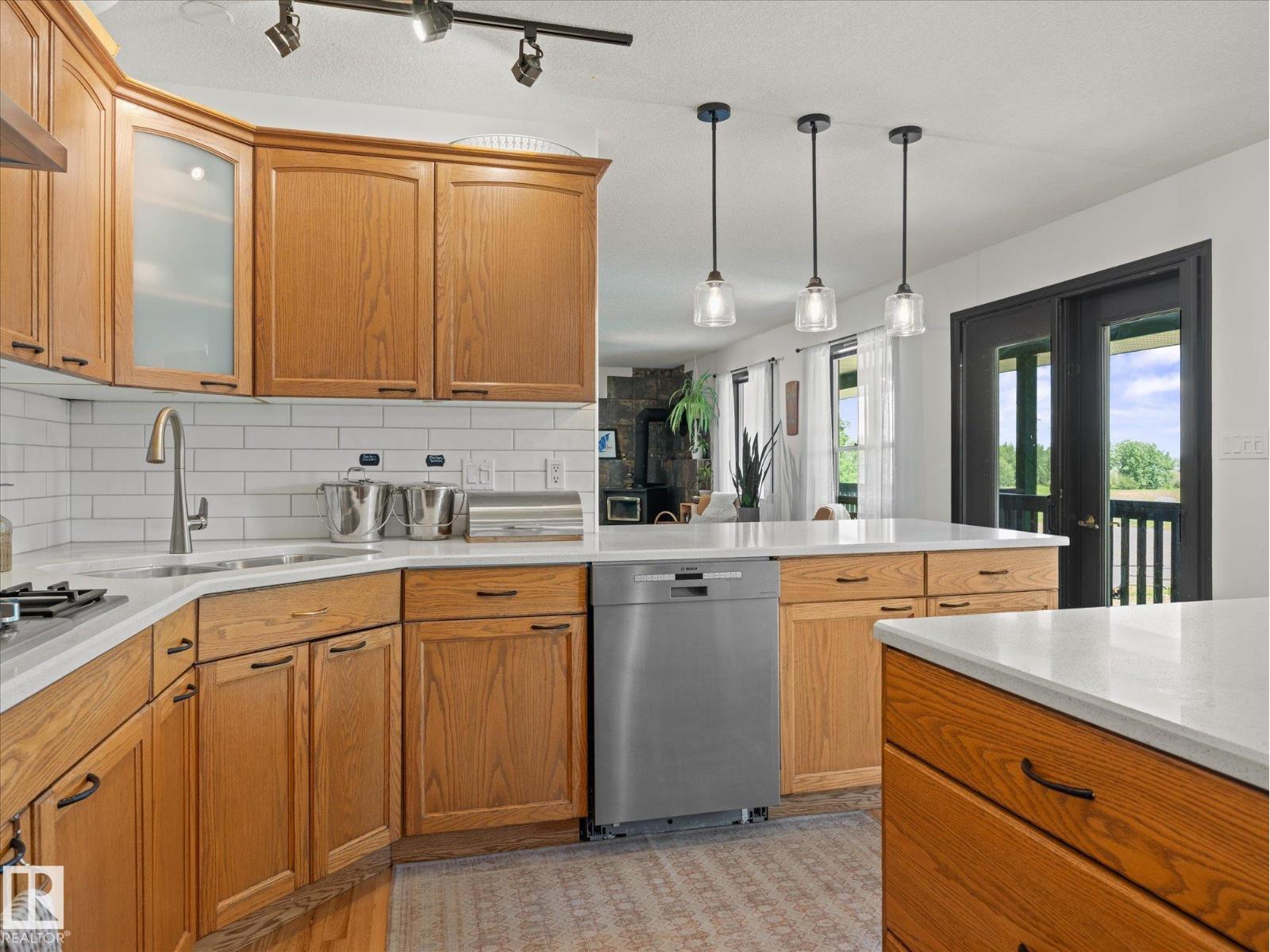 51559 RGE ROAD 204 - 15