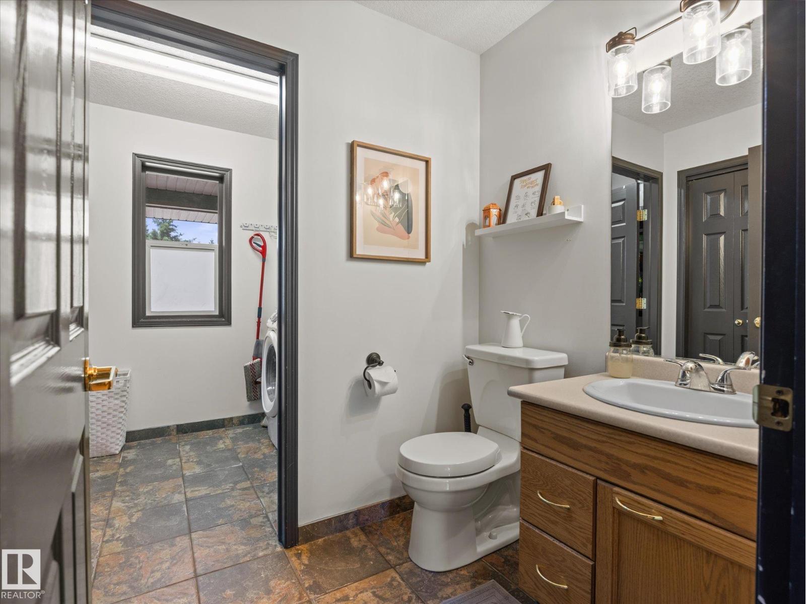 51559 RGE ROAD 204 - 19
