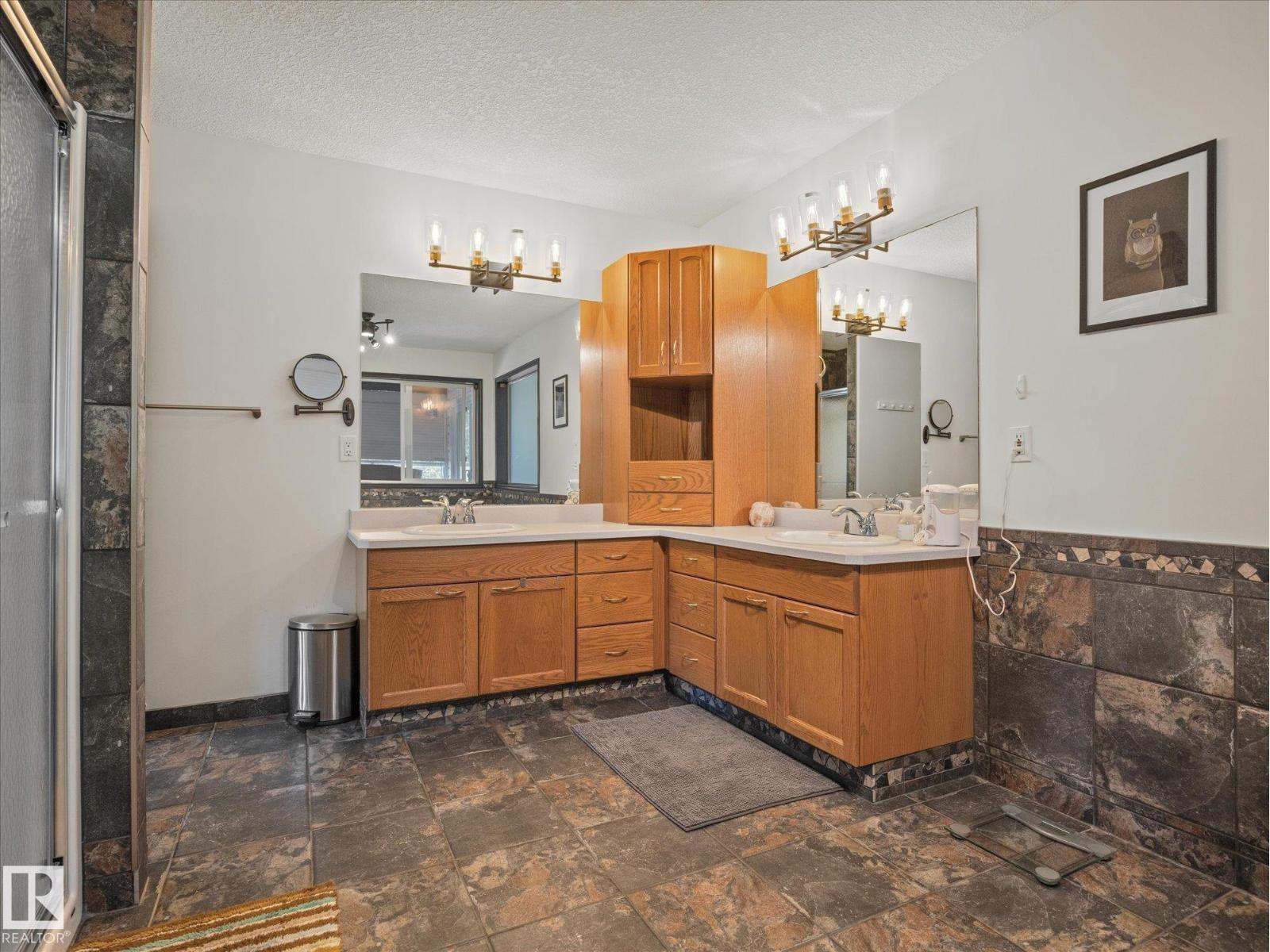 51559 RGE ROAD 204 - 24