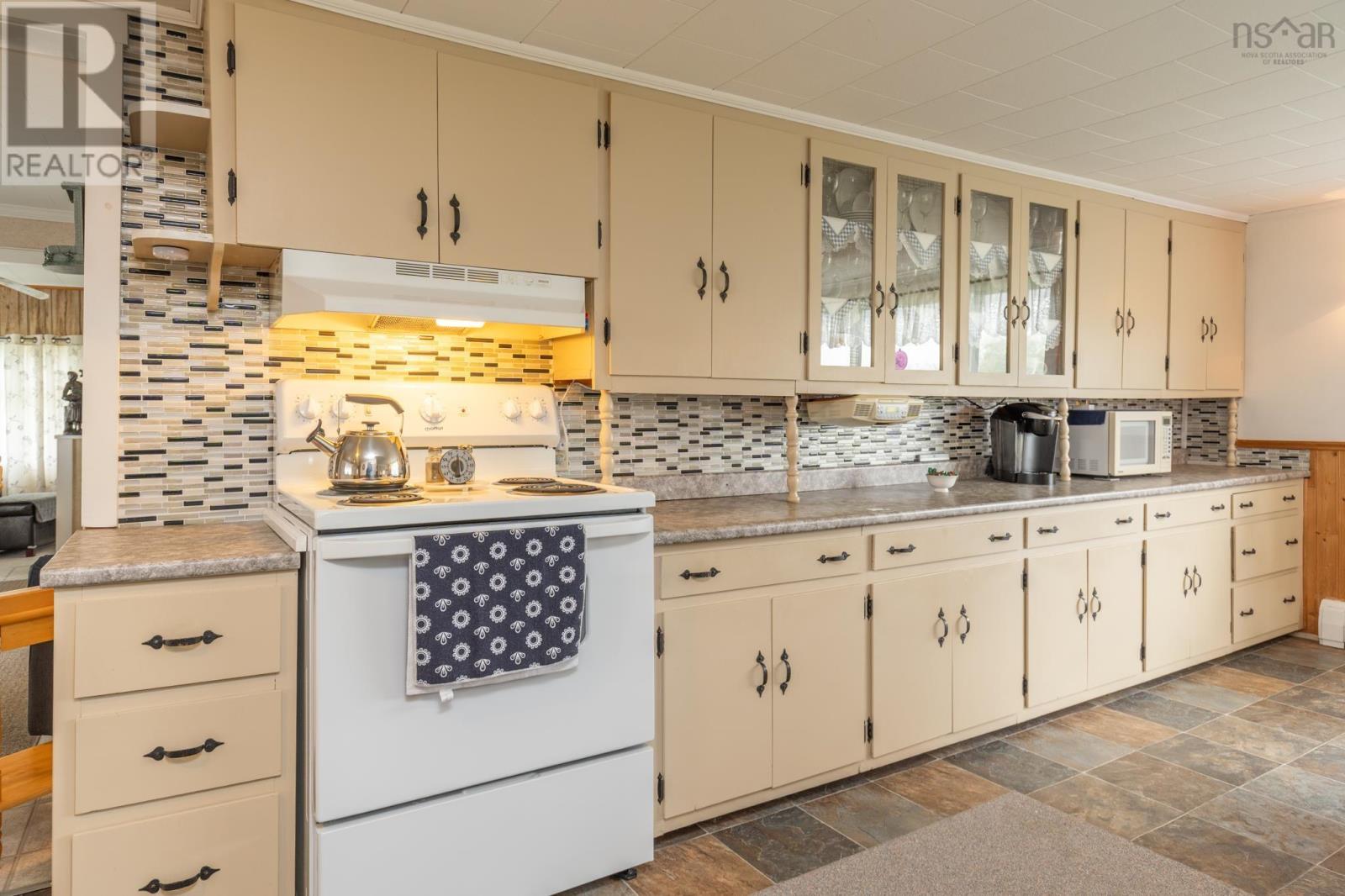 279 Chebogue Road - 11