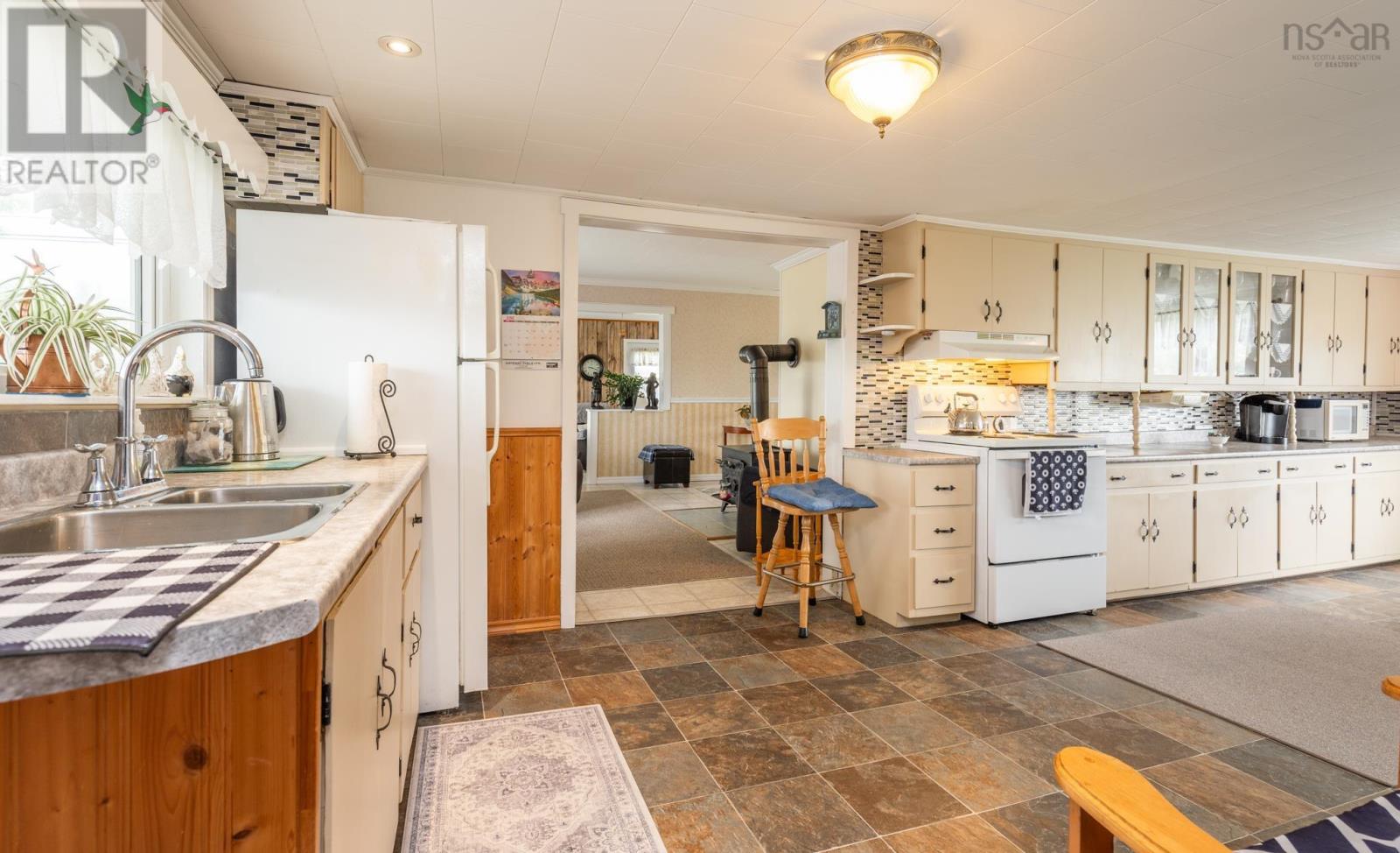 279 Chebogue Road - 9