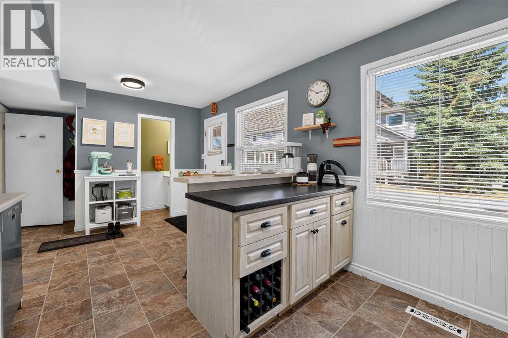 624 Regal Park NE — photo 10