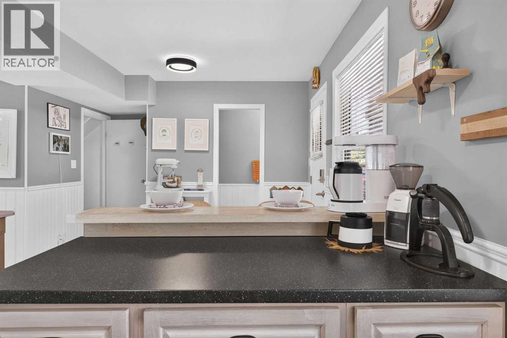 624 Regal Park NE — photo 11