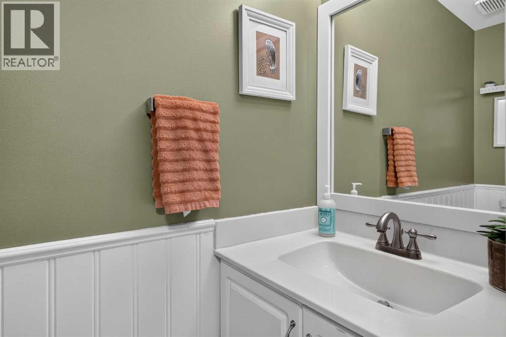 624 Regal Park NE — photo 12