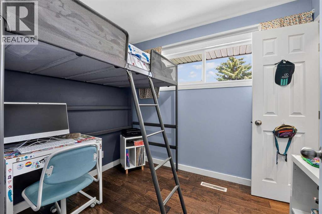 624 Regal Park NE — photo 15