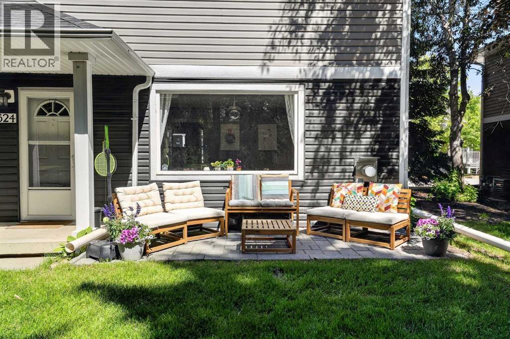 624 Regal Park NE - photo 2