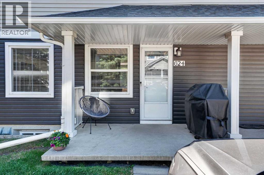 624 Regal Park NE — photo 23