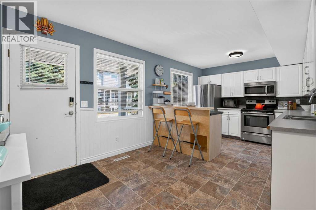 624 Regal Park NE — photo 7