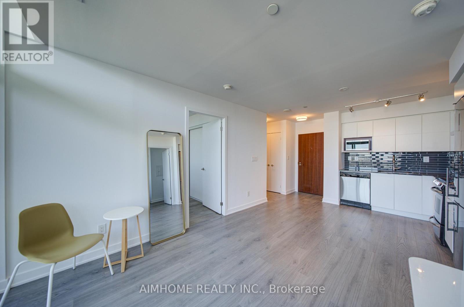 #1522 160 FLEMINGTON ROAD - 12