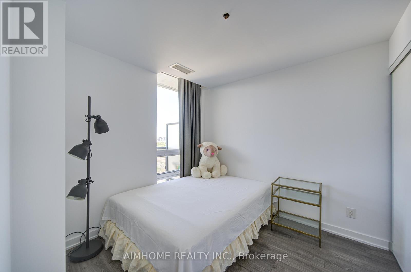 #1522 160 FLEMINGTON ROAD - 14