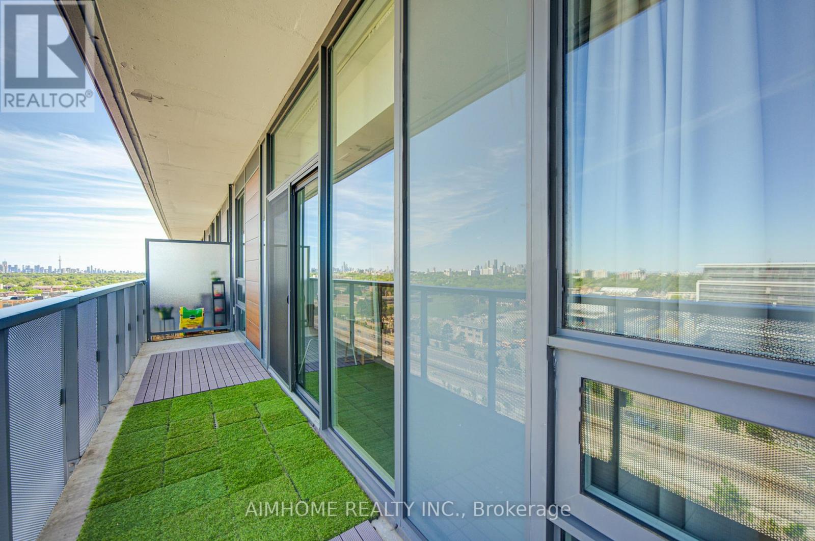 #1522 160 FLEMINGTON ROAD - 22