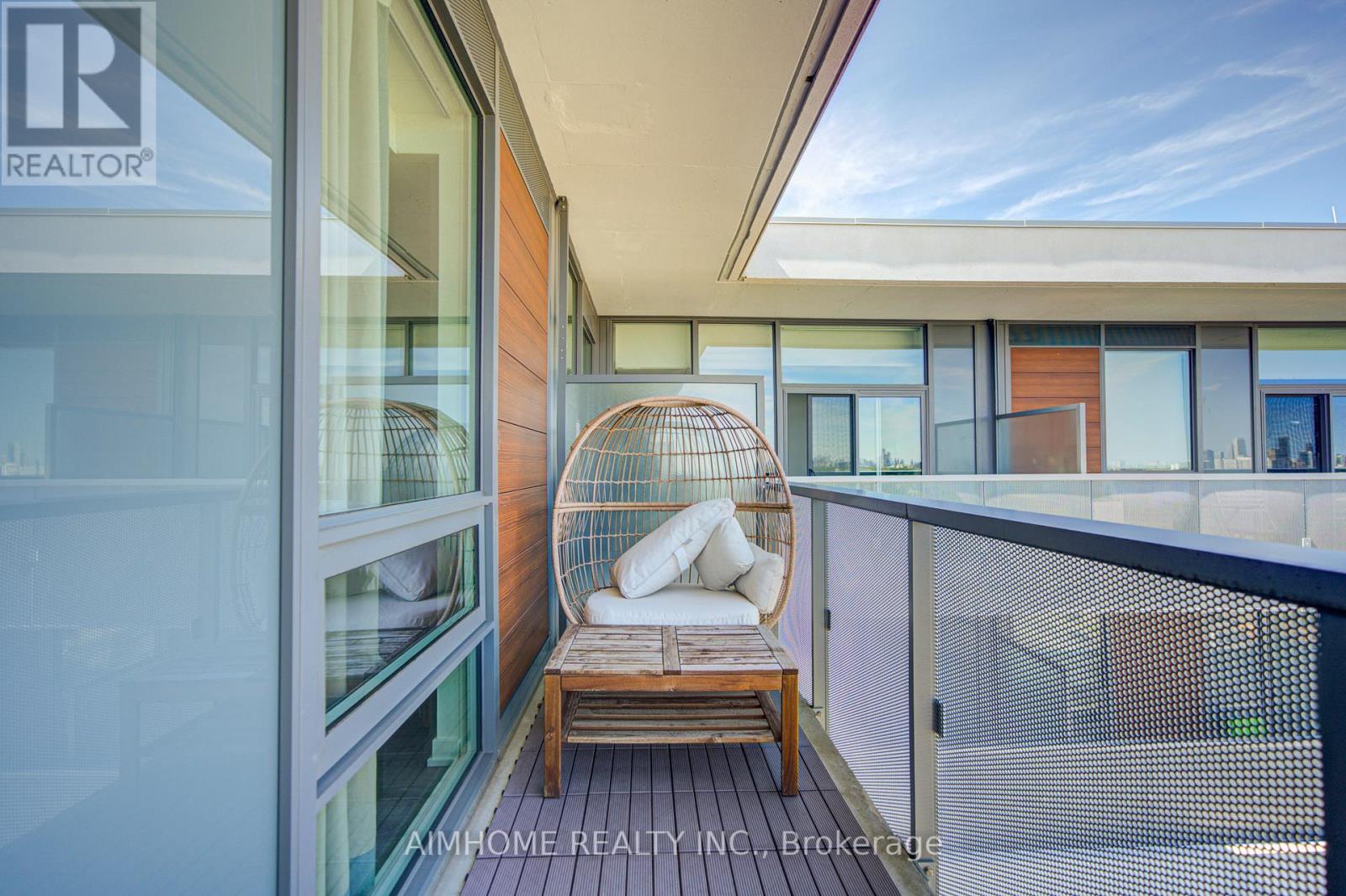 #1522 160 FLEMINGTON ROAD - 23