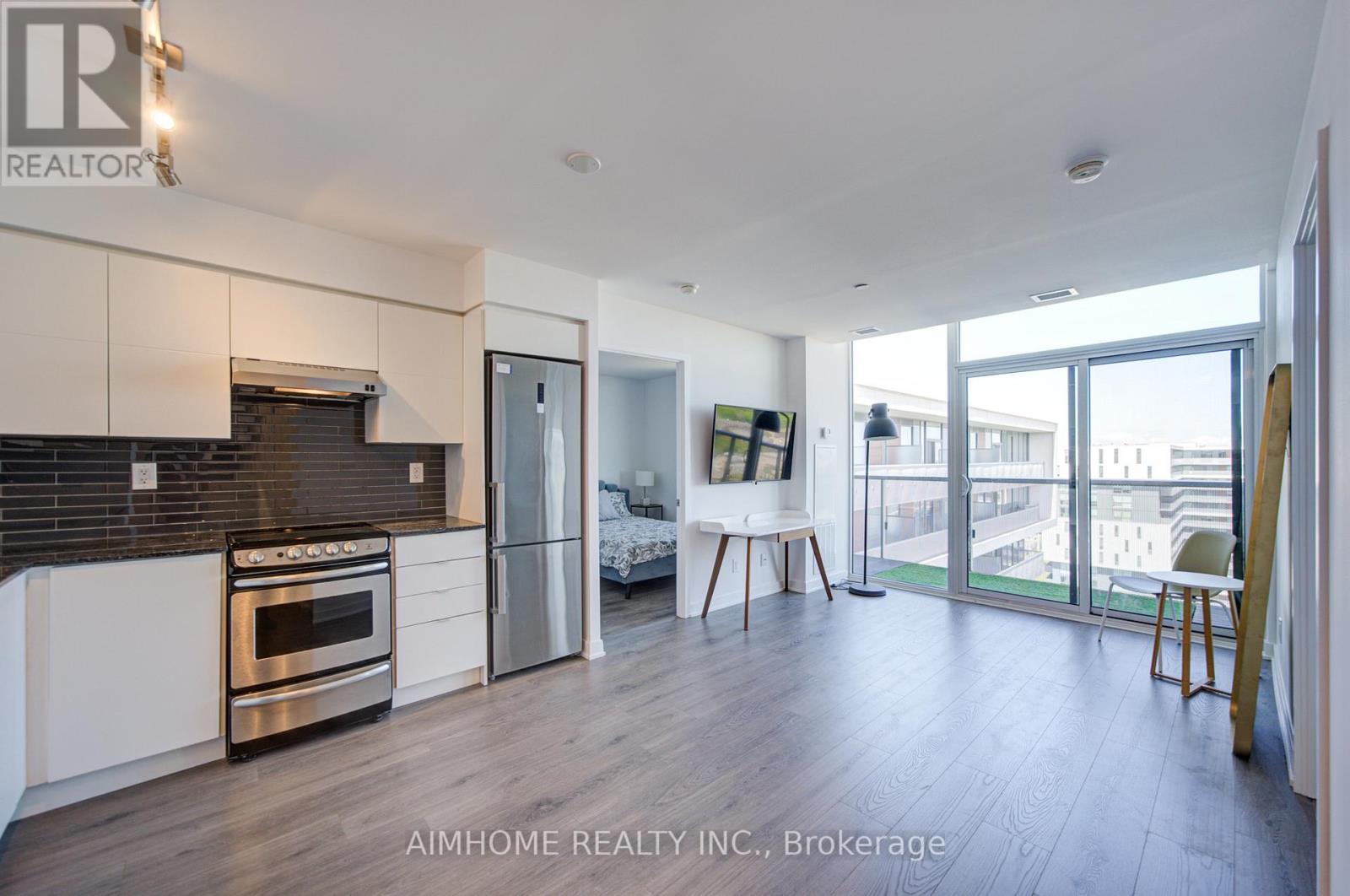 #1522 160 FLEMINGTON ROAD - 6