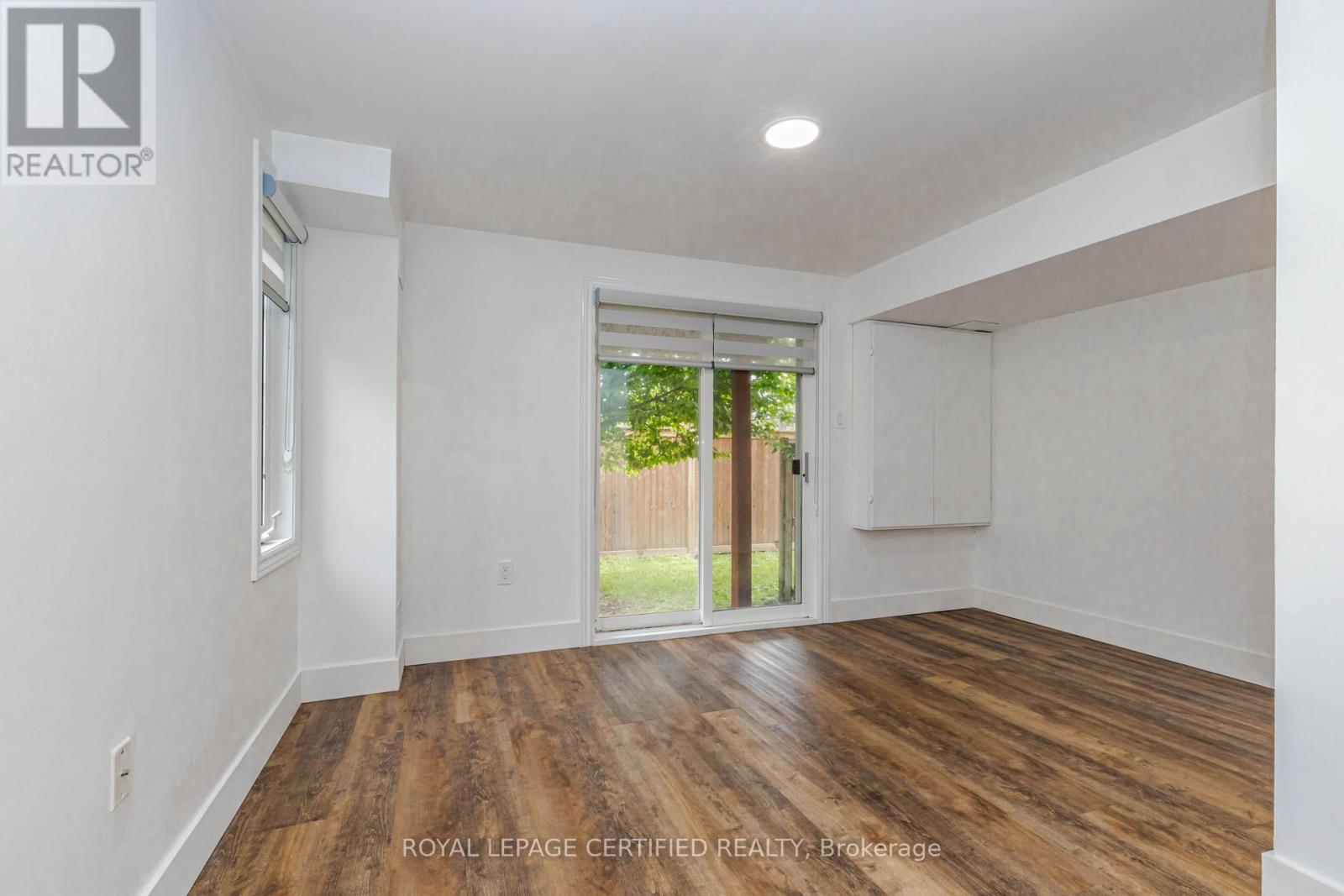 #1 1128 DUNDAS STREET W - 39