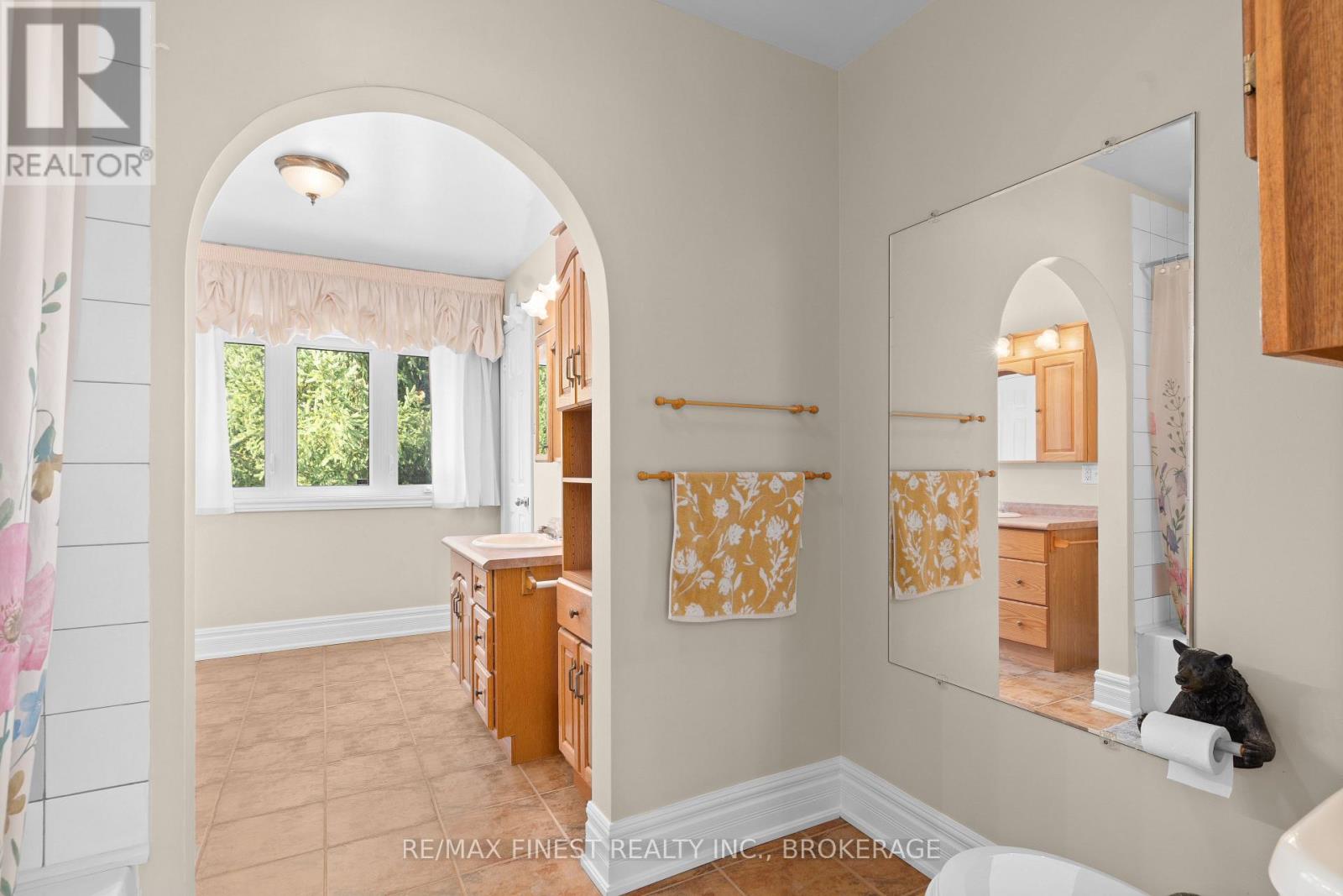 180 NAPANEE ROAD - 10