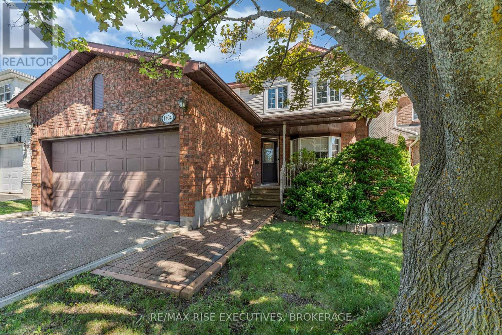 1304 FISHER CRESCENT - 1