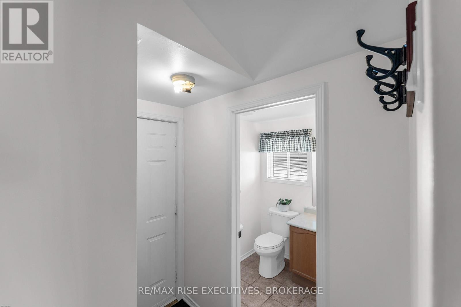 1304 FISHER CRESCENT - 19