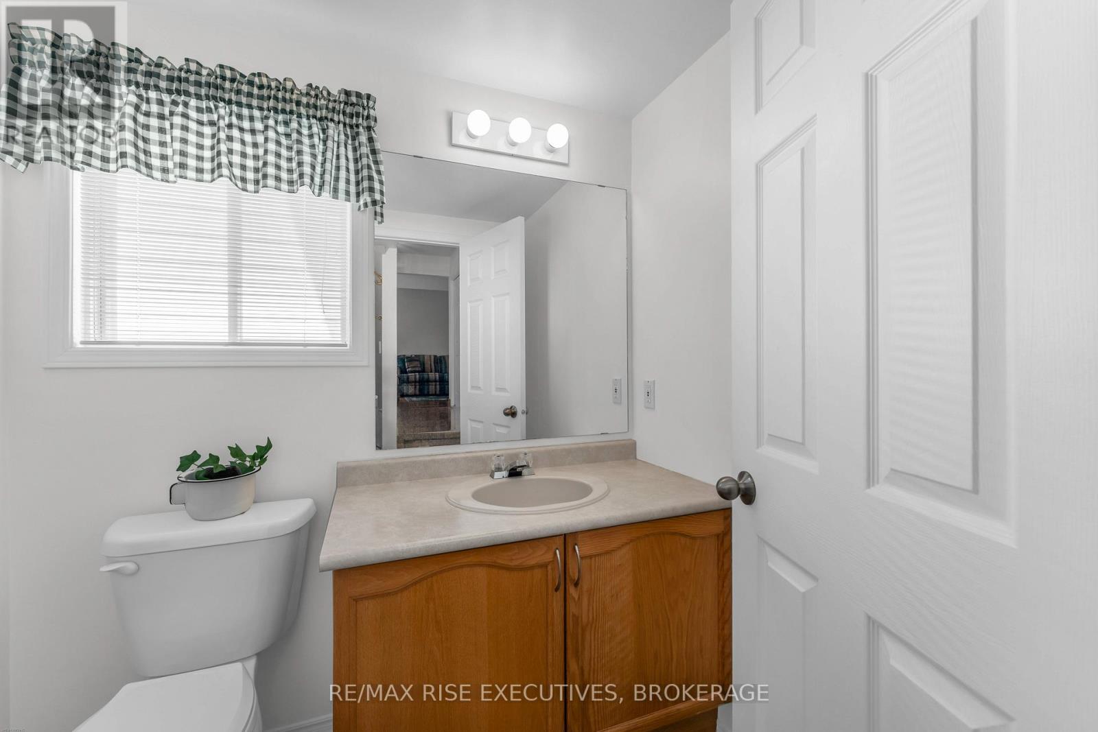 1304 FISHER CRESCENT - 20