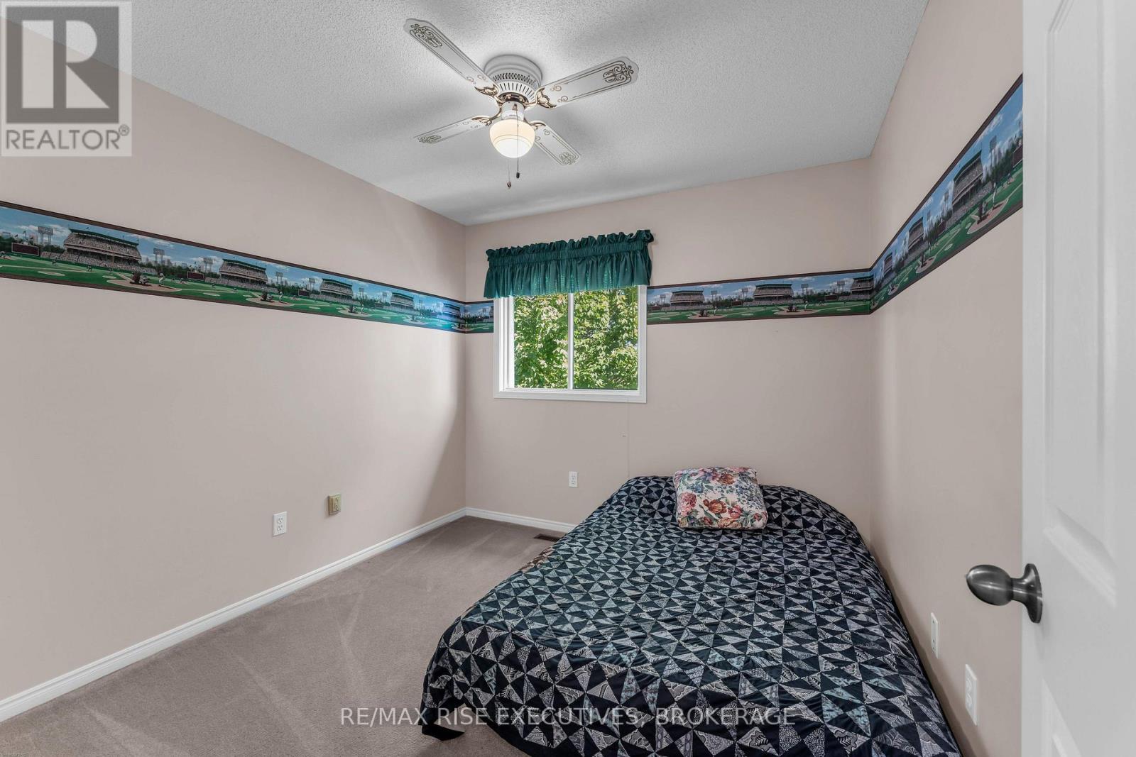 1304 FISHER CRESCENT - 34