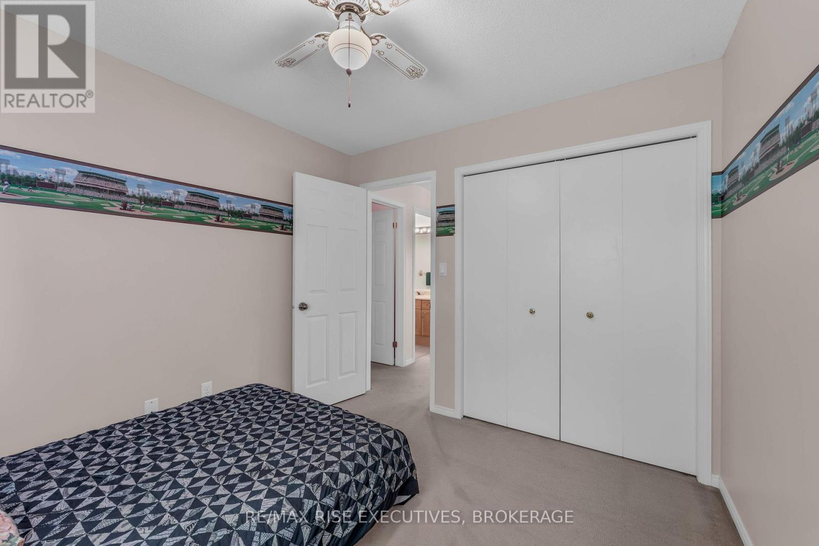 1304 FISHER CRESCENT - 35