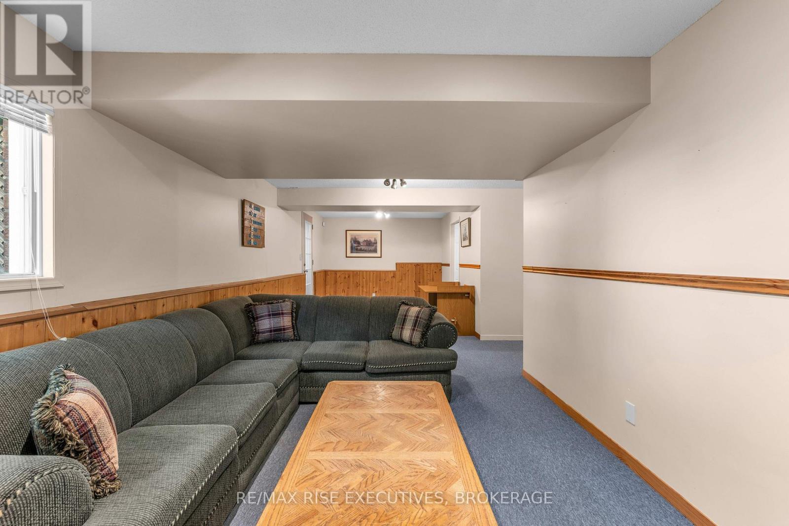 1304 FISHER CRESCENT - 38