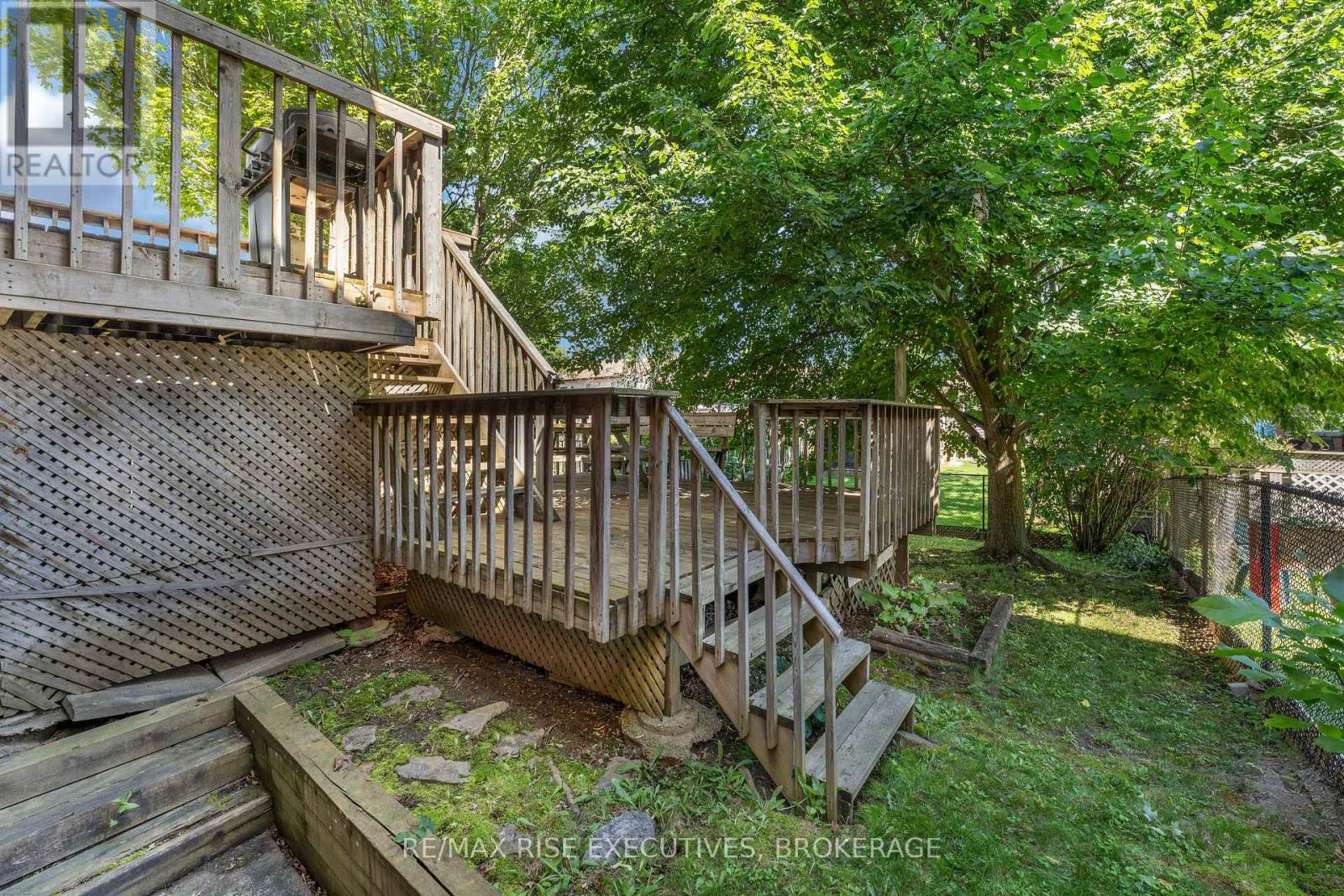 1304 FISHER CRESCENT - 44