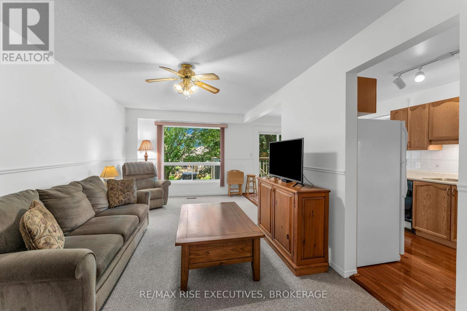 1304 FISHER CRESCENT - 7