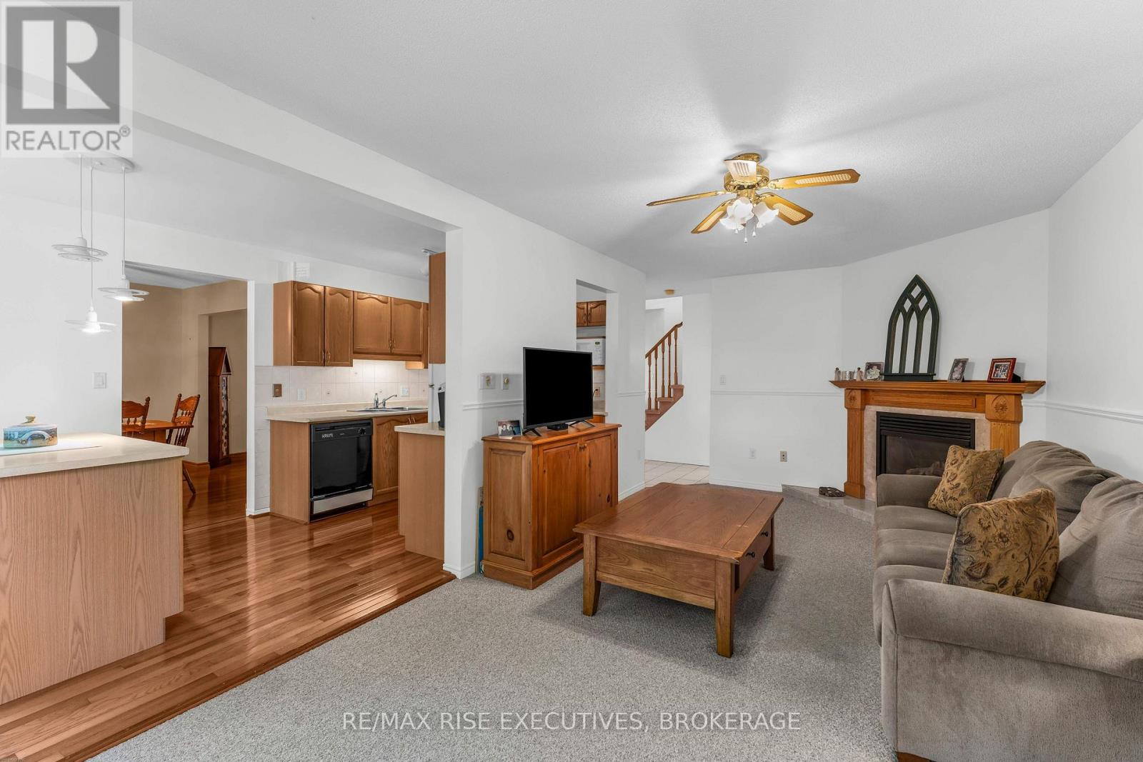 1304 FISHER CRESCENT - 8