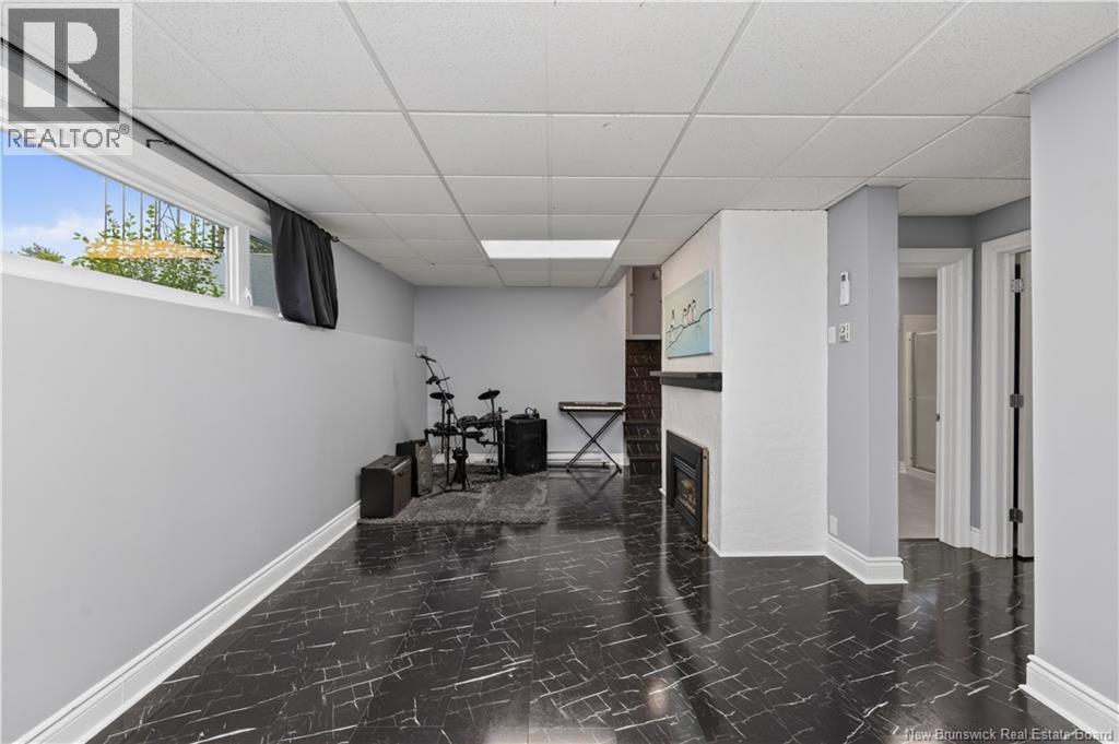641 CHARLINE Avenue - Image 34