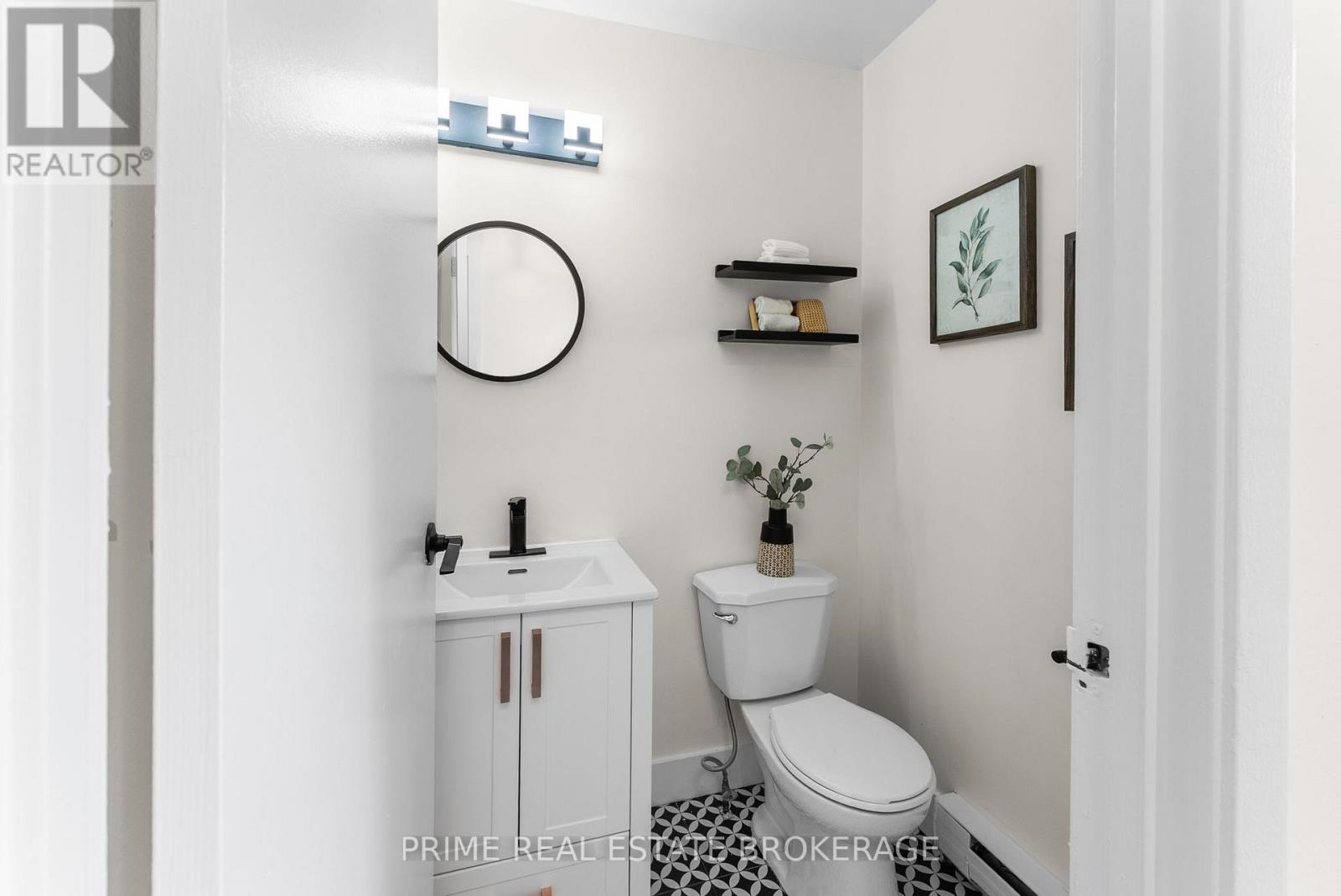 #51 678 UPPER QUEEN STREET - 8